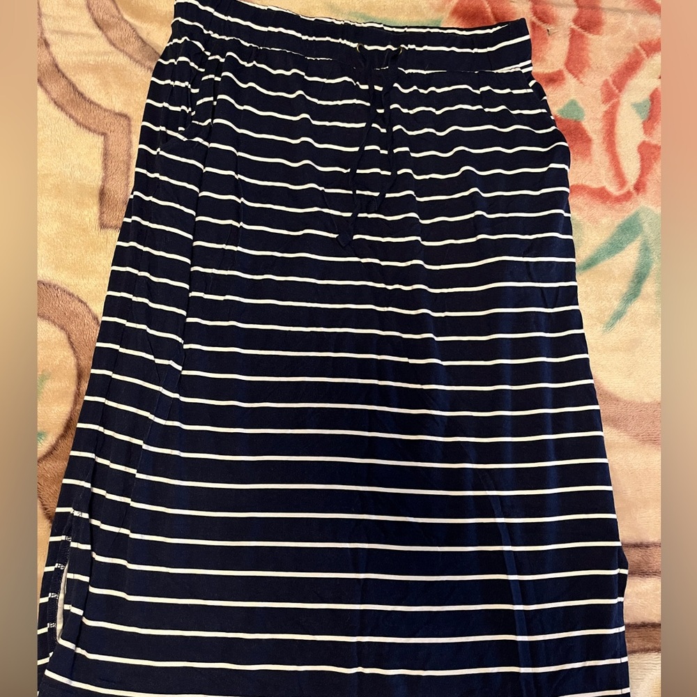 Midi length skirt